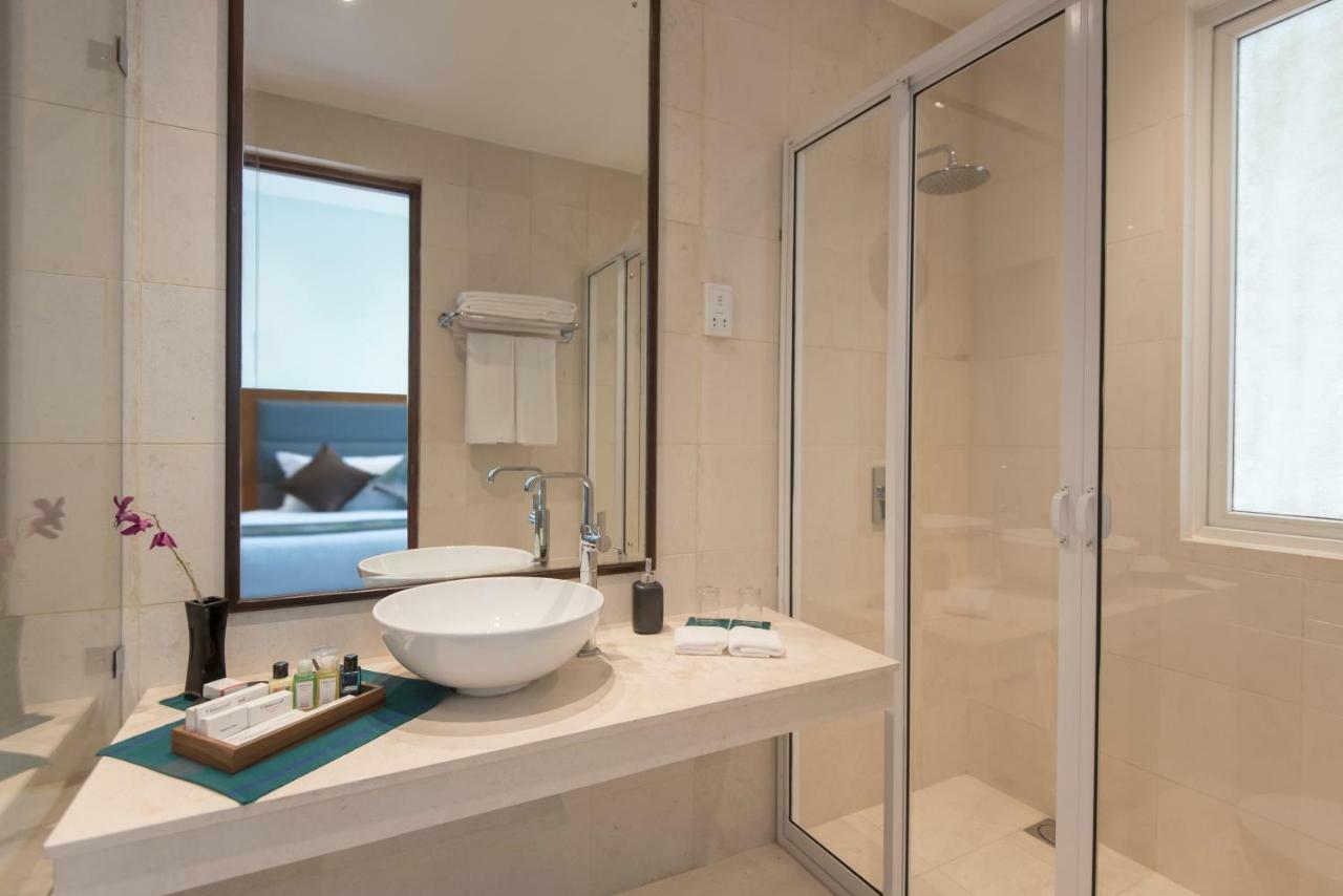 Ocean Edge Suites & Hotel Colombo Kültér fotó